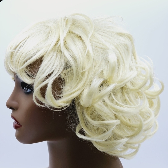 Blonde Short Wavy Synthetic Wig - Picture 3 of 6